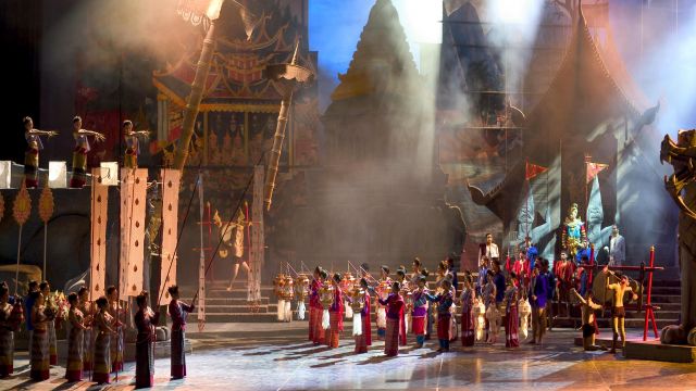 Dances, Puppets and Elephants on a Grand Scale : Postcard from Thailand.