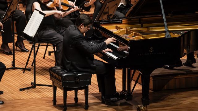 Javier Perianes Performs Saint-Saens