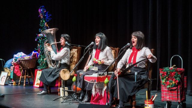 A Cracker Kransky Christmas